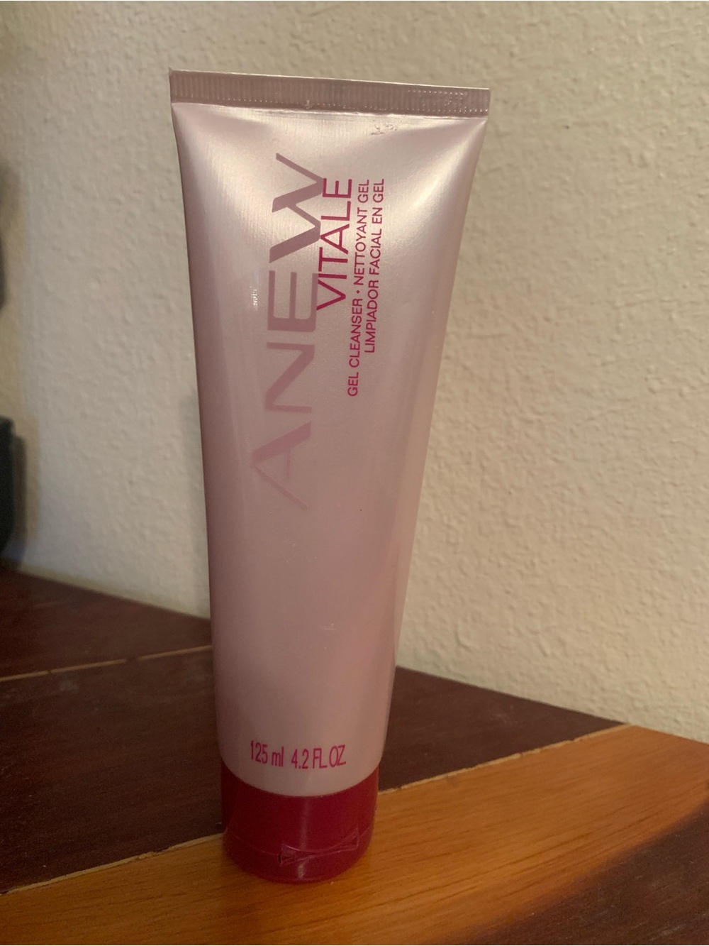 New- Discontinued Avon Anew Vitale Facial Gel Cleanser